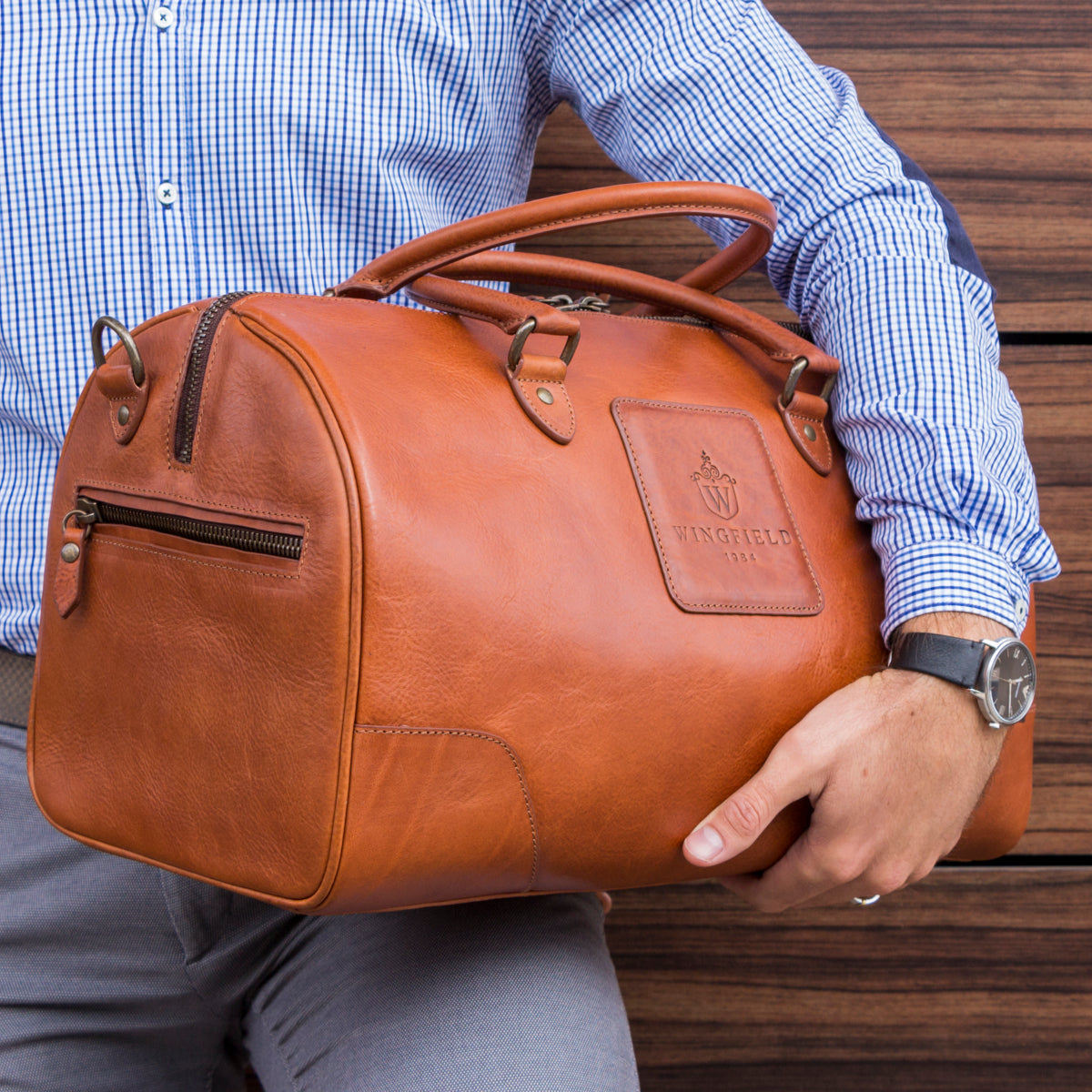 5 Reasons Why Leather and Canvas Duffel Bags are Essential for Any Trip