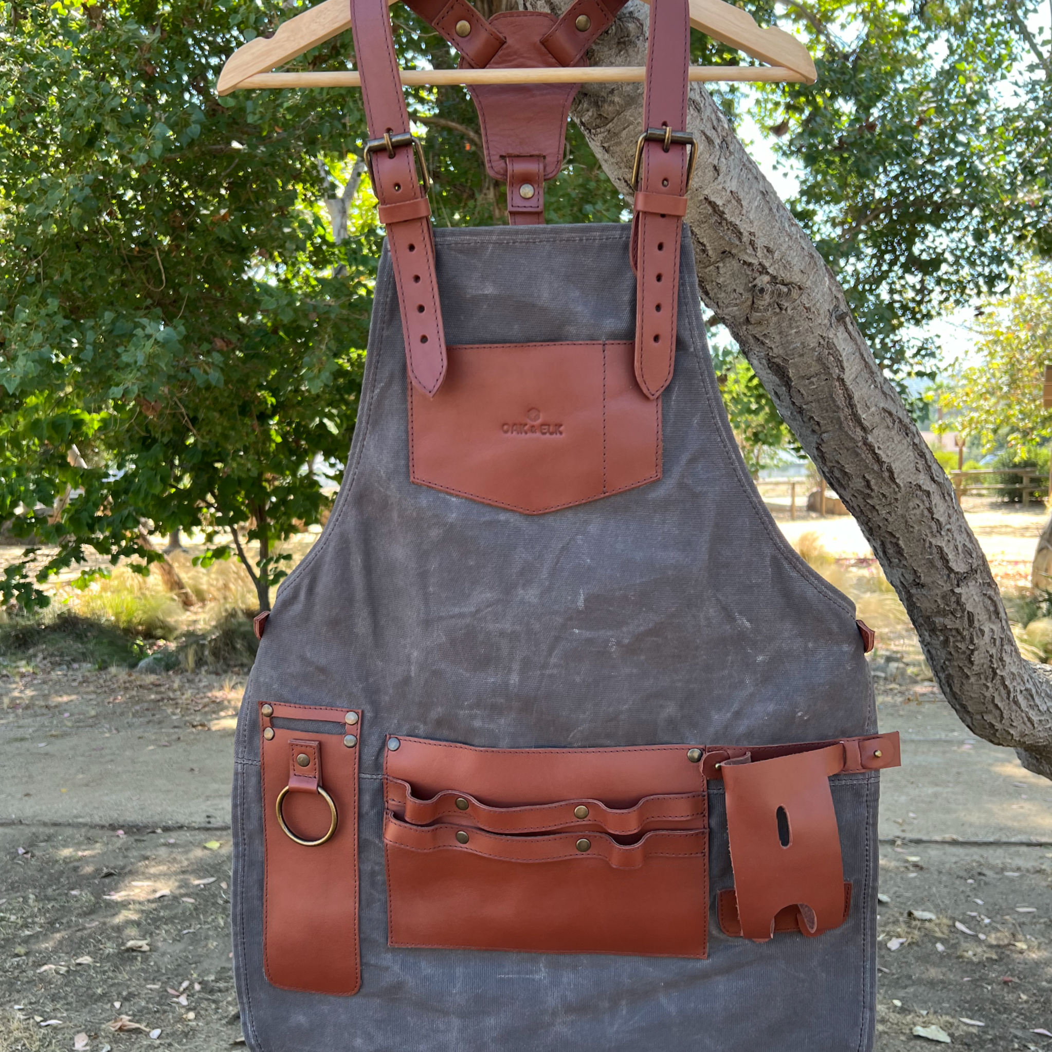 Canvas and Leather Apron Color Gray - Brand OAK & ELK