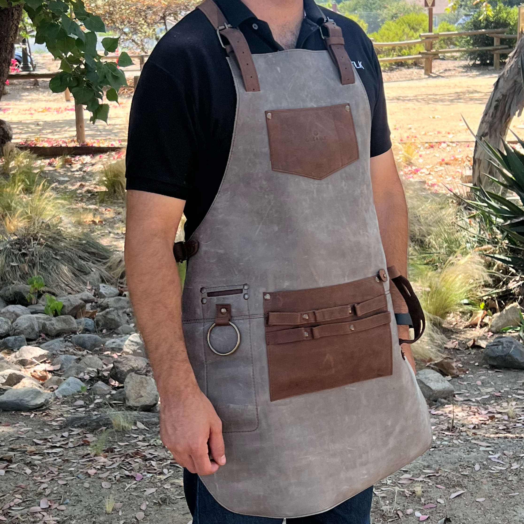 MAX LEATHER APRON