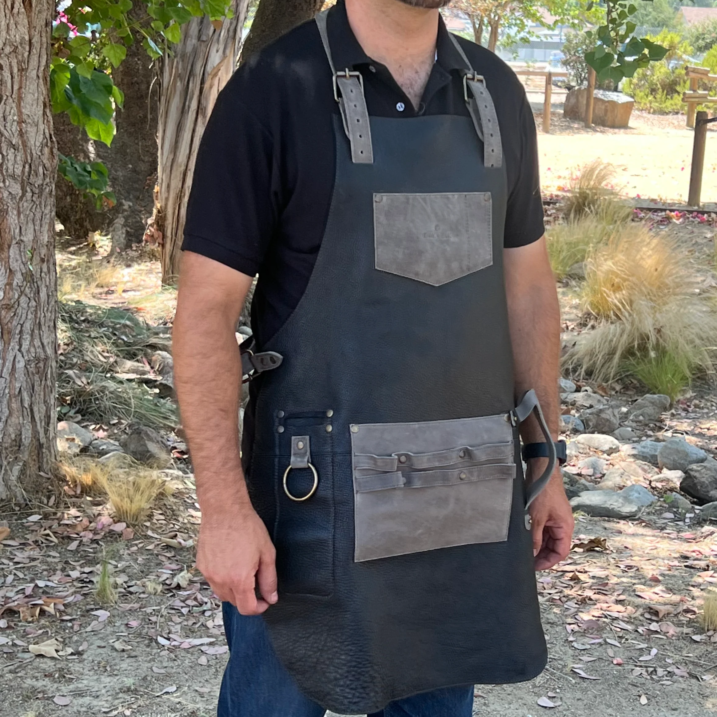 MAX LEATHER APRON